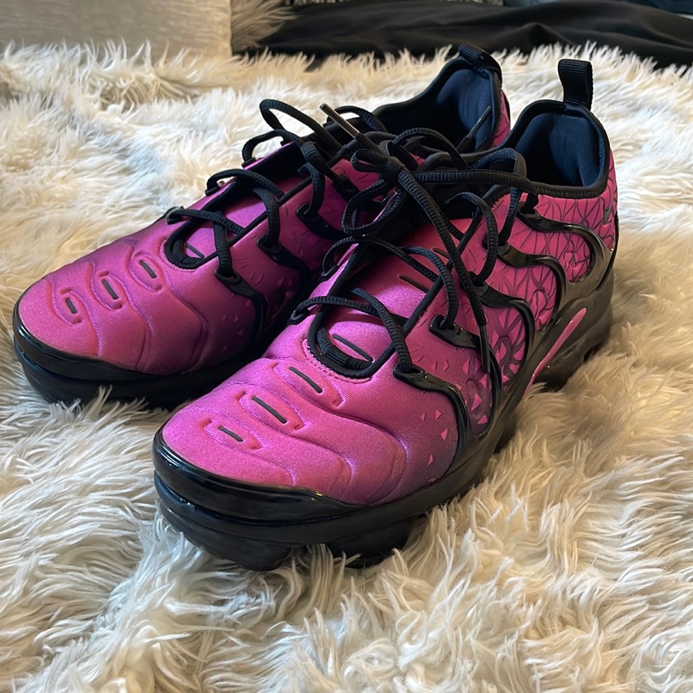 VaporMax Plus Nikes size 10.5 black & purple